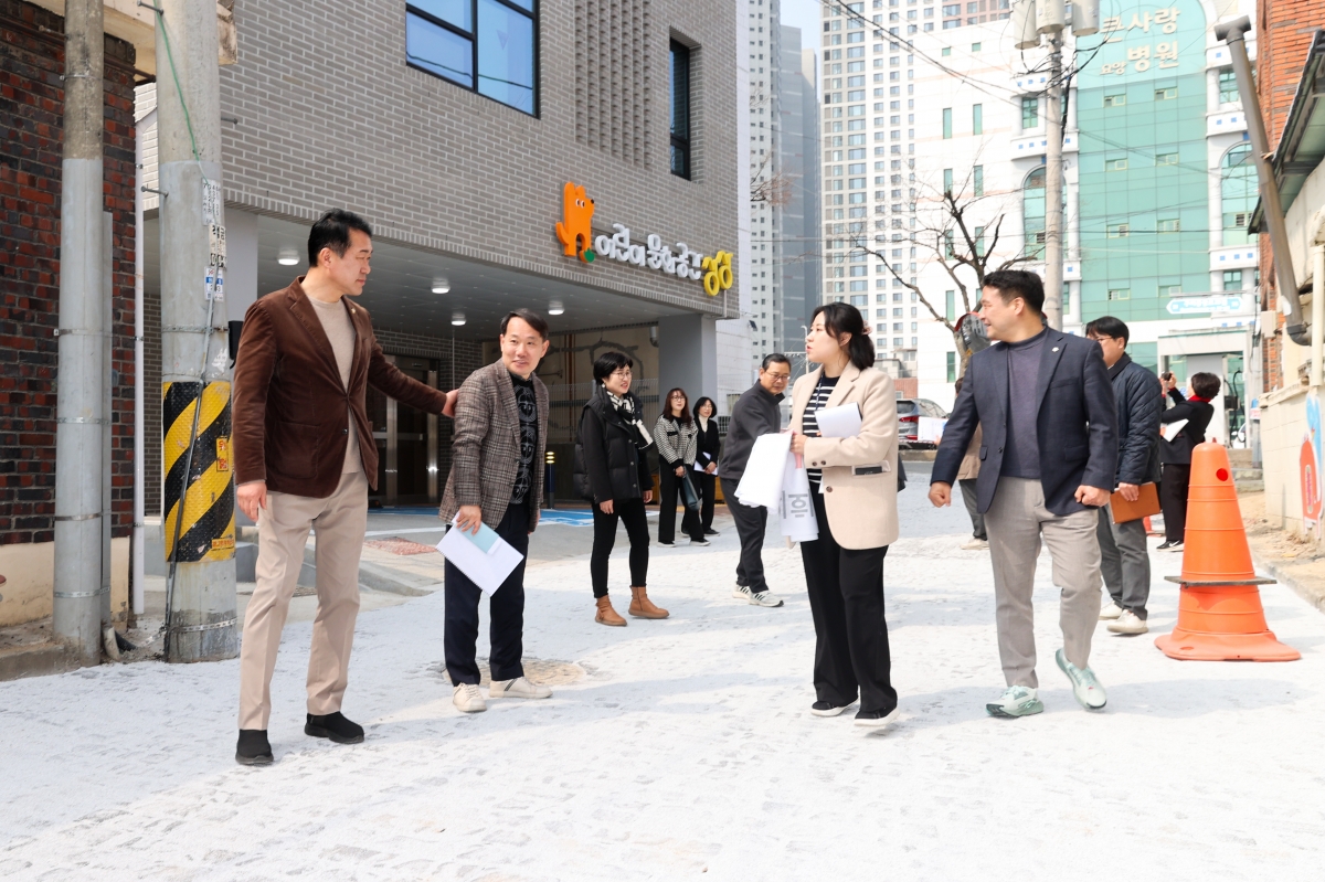 20260316-046[AMG_8265-1-제294회 임시회 현안해결을 위한 특별위원회 원평동 금오시장 도시재생사업 상상어울림 플랫폼 소통 현장방문.JPG