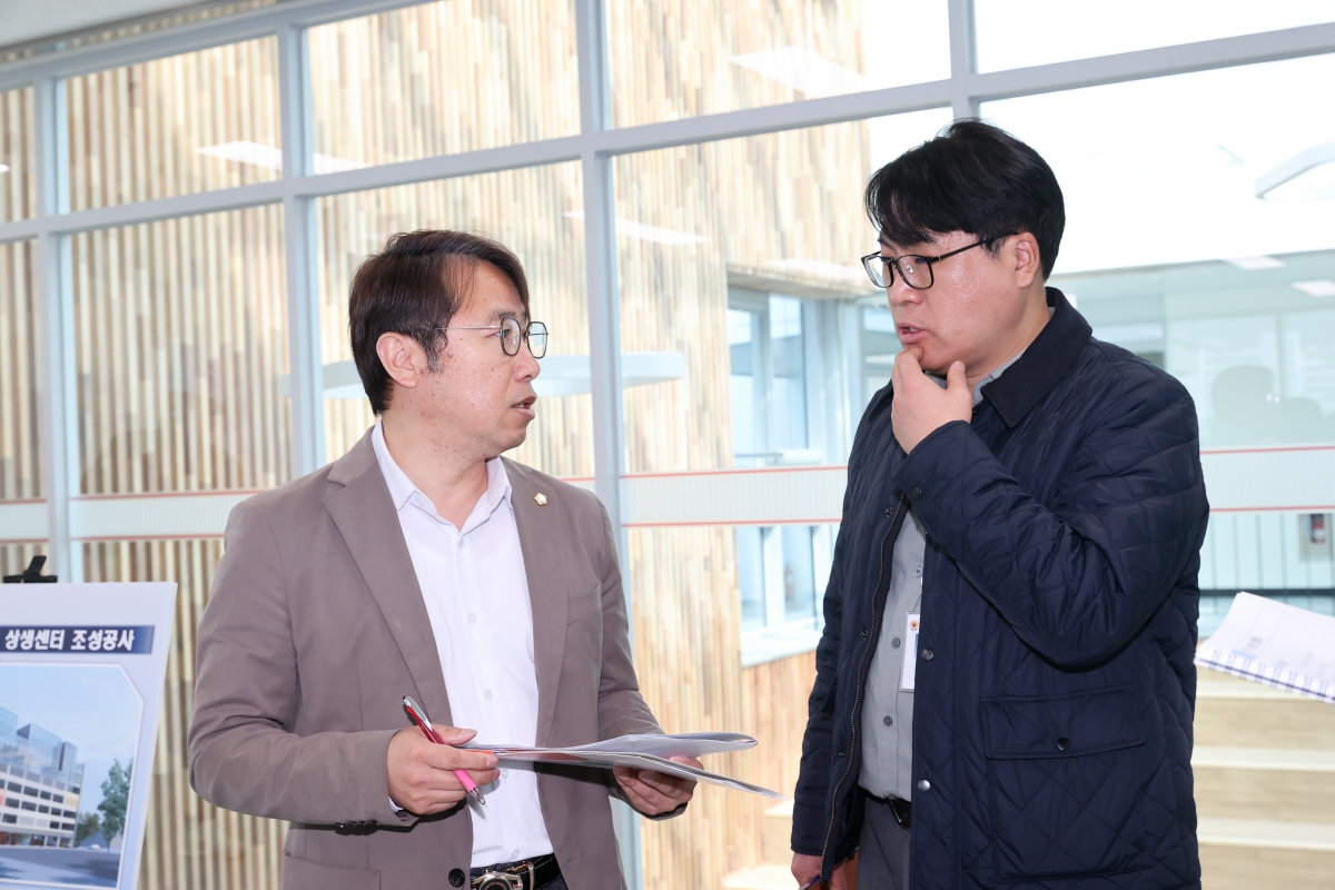 20260316-029[AMG_8225-1-제294회 임시회 현안해결을 위한 특별위원회 원평동 도시재생사업 생활문화센터 현장방문.JPG