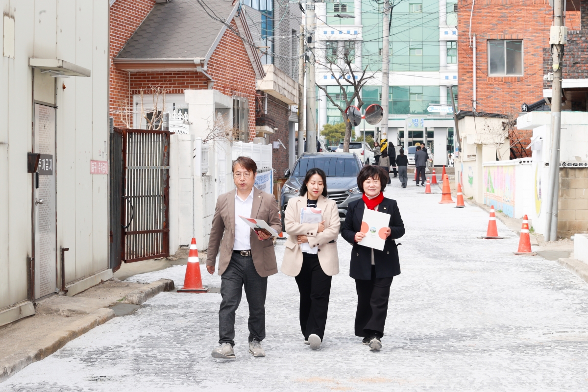 20260316-047[AMG_8267-1-제294회 임시회 현안해결을 위한 특별위원회 원평동 금오시장 도시재생사업 상상어울림 플랫폼 소통 현장방문.JPG