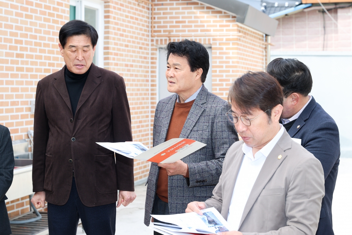 20260316-010[AMG_8171-1-제294회 임시회 현안해결을 위한 특별위원회 선주원남동 도시재생사업 행복놀이터 경로당 현장방문.JPG