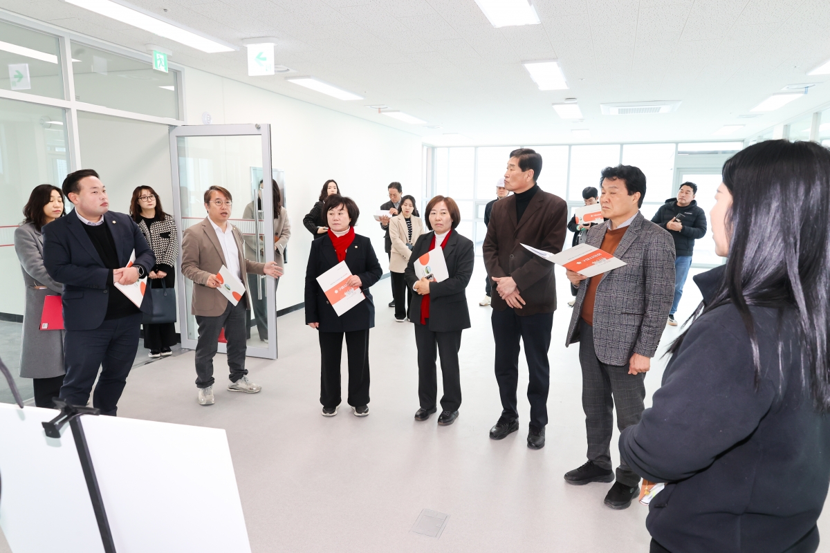 20260316-027[AMG_8221-1-제294회 임시회 현안해결을 위한 특별위원회 원평동 도시재생사업 생활문화센터 현장방문.JPG