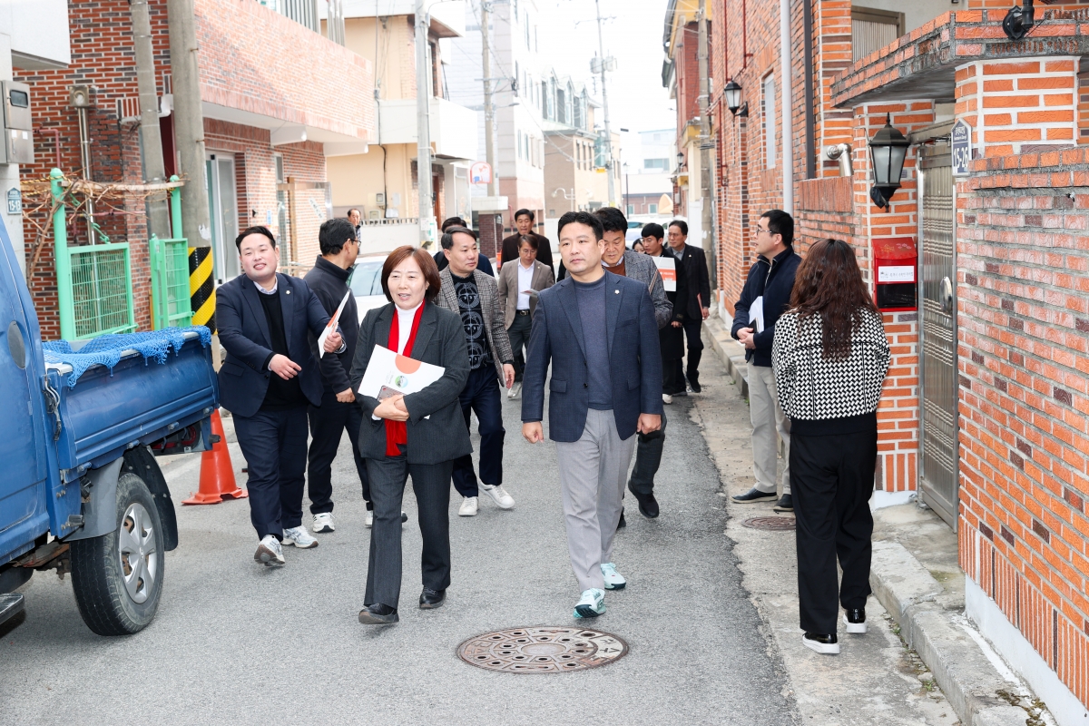 20260316-003[AMG_8150-1-제294회 임시회 현안해결을 위한 특별위원회 선주원남동 도시재생사업 행복놀이터 경로당 현장방문.JPG