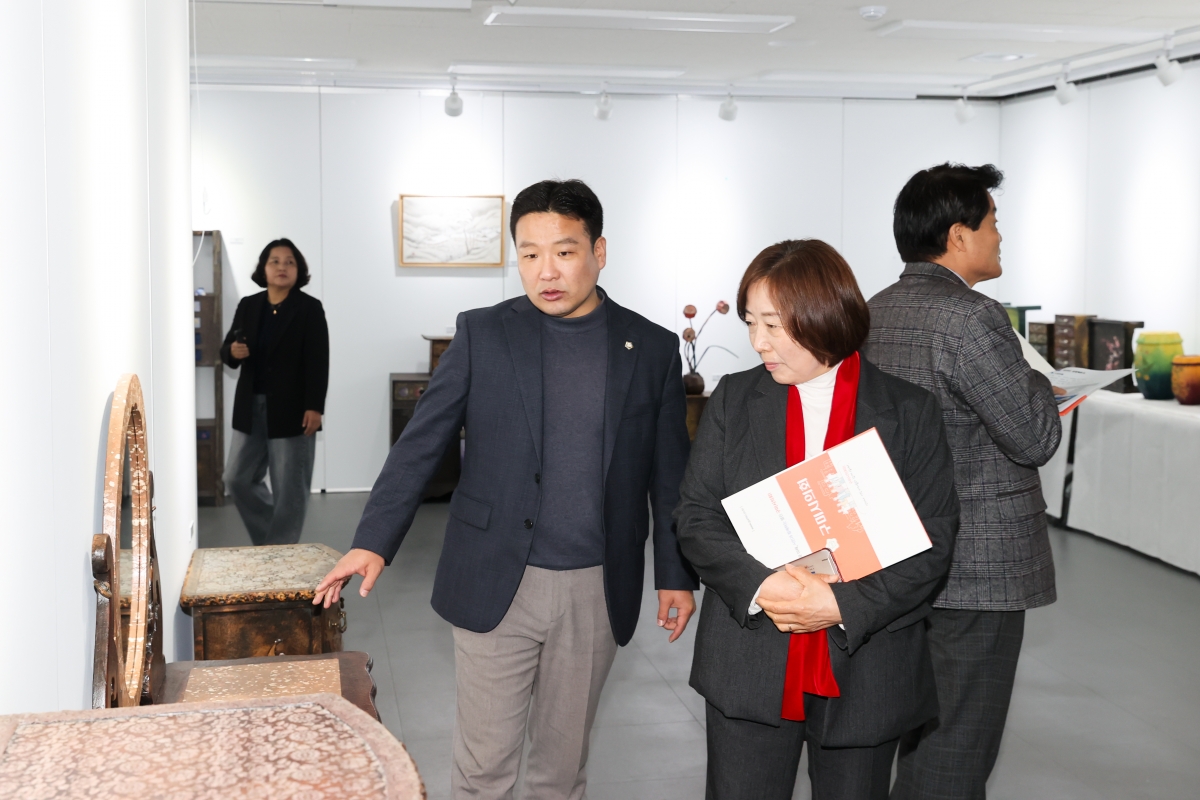 20260316-017[AMG_8181-1-제294회 임시회 현안해결을 위한 특별위원회 선주원남동 도시재생사업 금리단 상생팩토리 현장방문.JPG