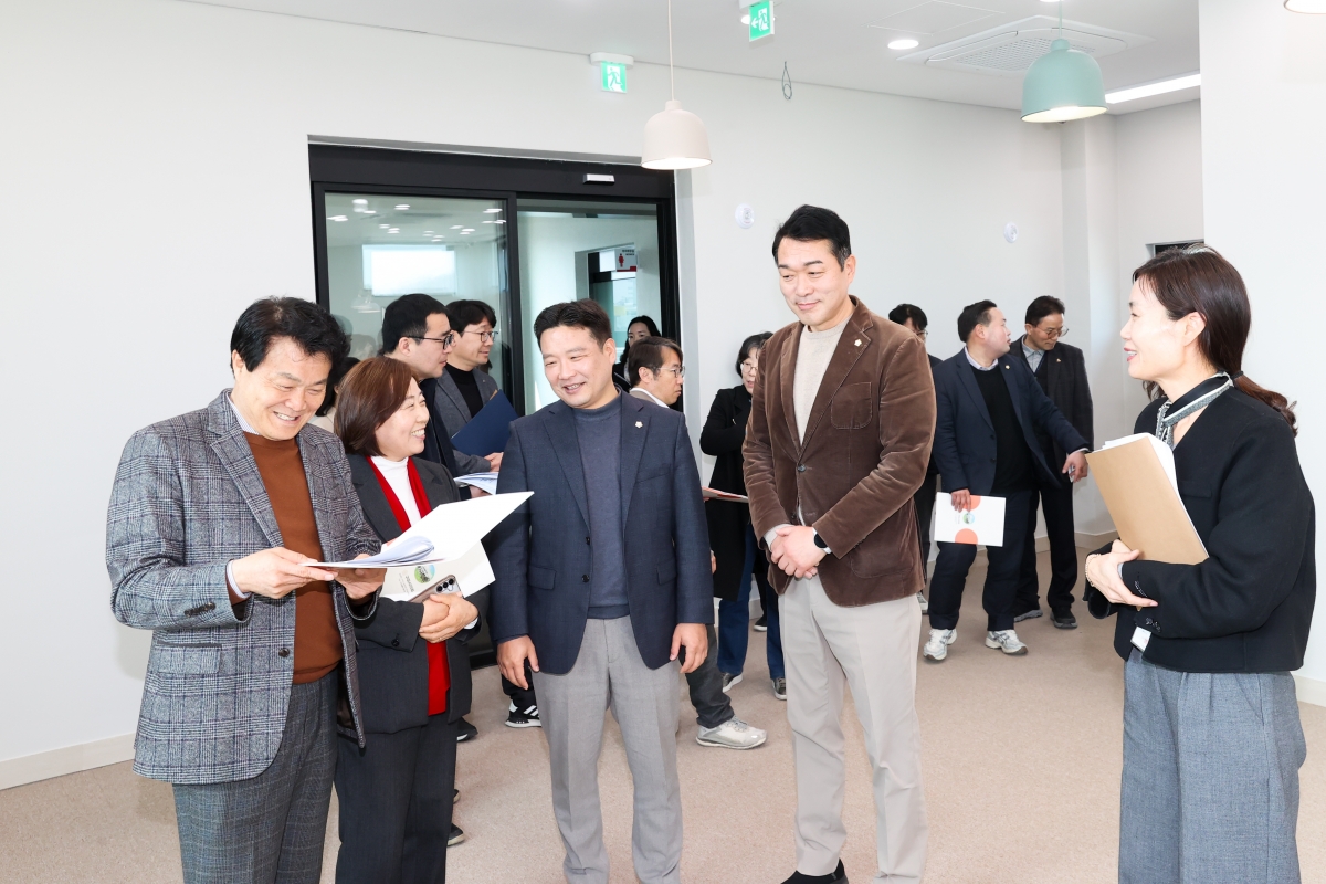 20260316-037[AMG_8242-1-제294회 임시회 현안해결을 위한 특별위원회 원평동 금오시장 도시재생사업 상상어울림 플랫폼 소통 현장방문.JPG