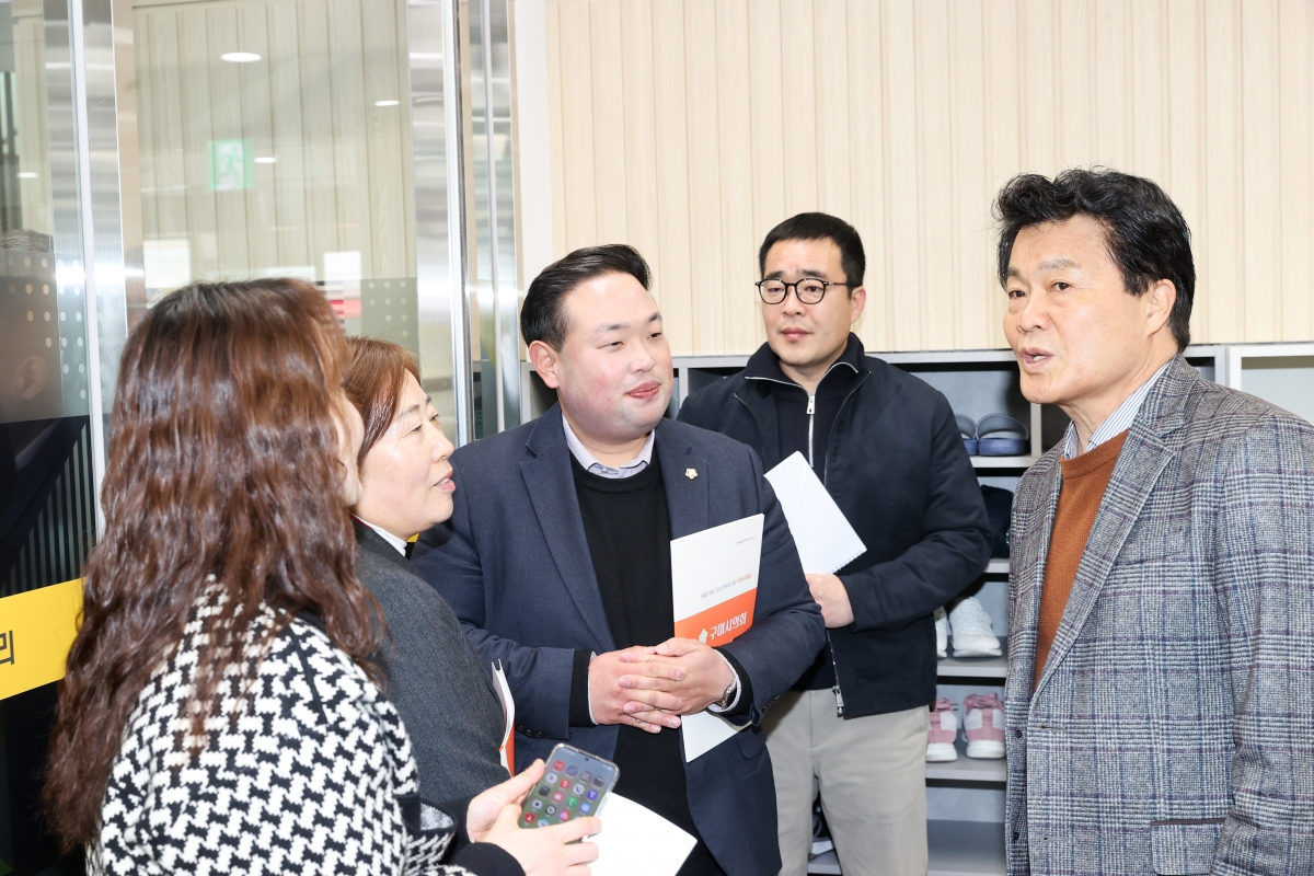 20260316-015[AMG_8177-1-제294회 임시회 현안해결을 위한 특별위원회 선주원남동 도시재생사업 금리단 상생팩토리 현장방문.JPG