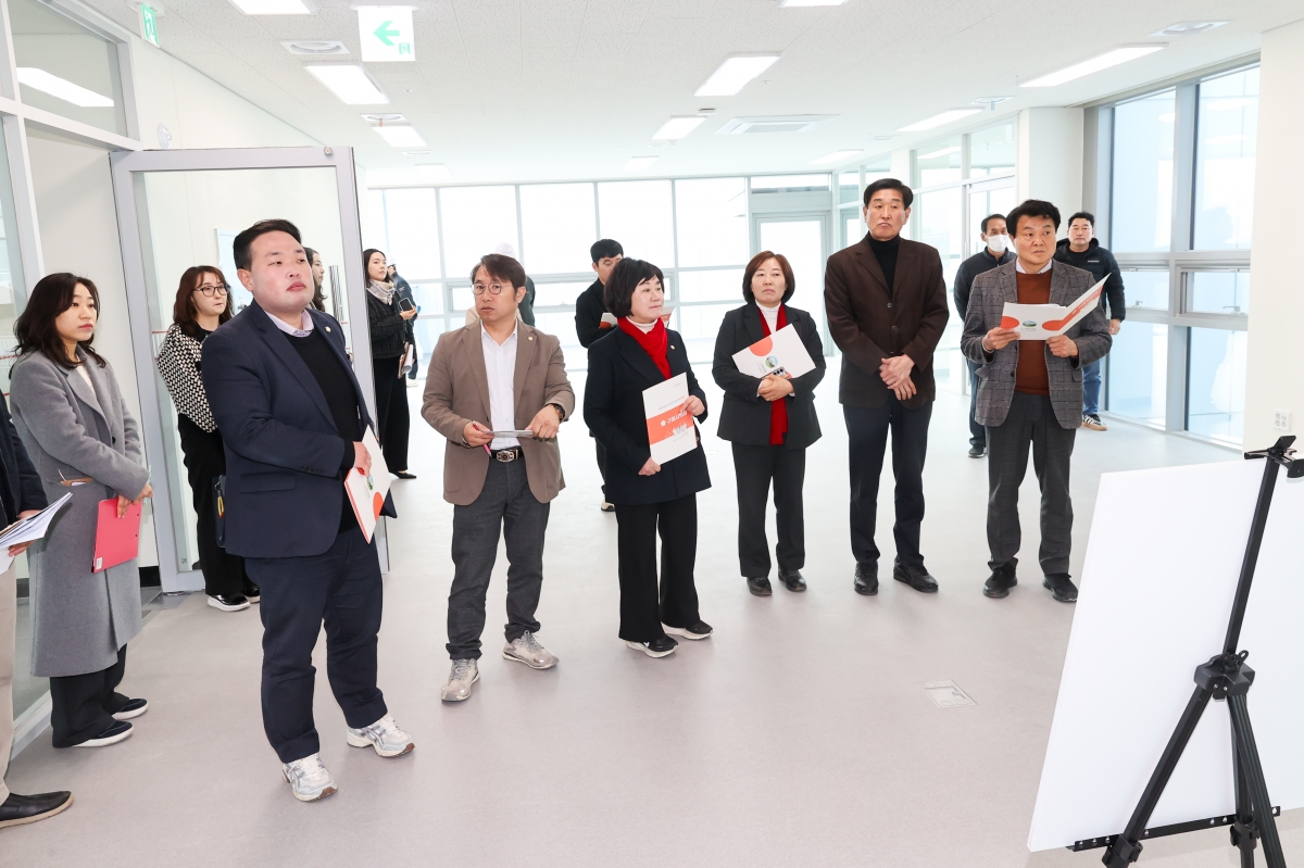 20260316-025[AMG_8211-1-제294회 임시회 현안해결을 위한 특별위원회 원평동 도시재생사업 생활문화센터 현장방문.JPG