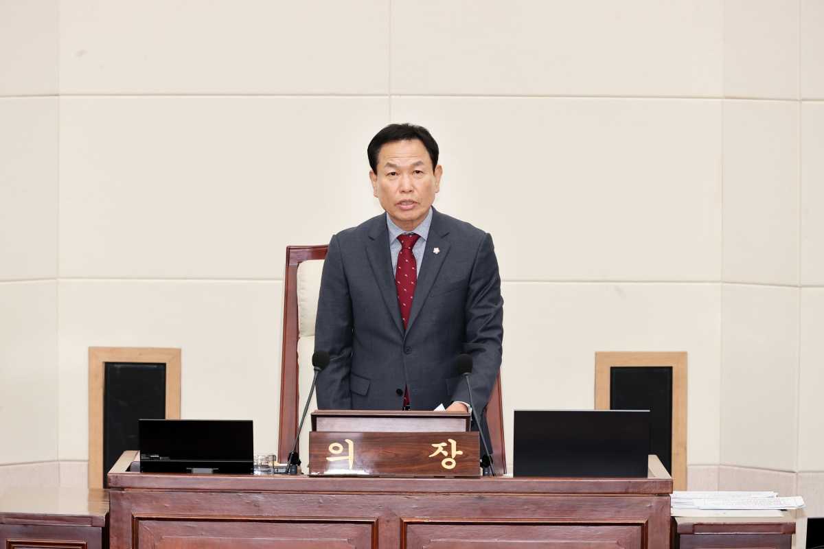 20260317-003[AMG_8300-1-제294회 임시회 제2차 본회의시 박교상 의장 회의주재.jpg