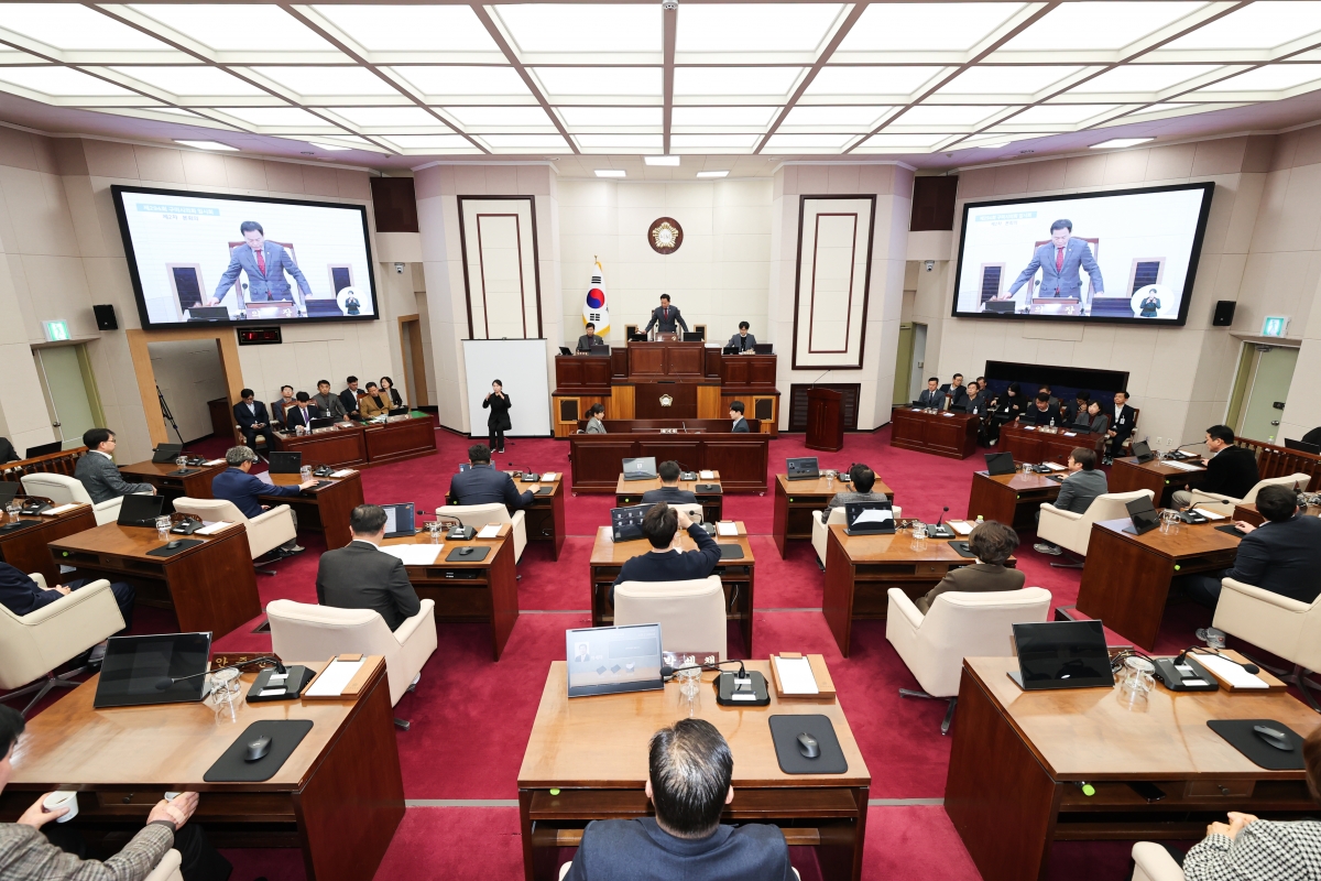 20260317-002[AMG_8272-1-제294회 임시회 제2차 본회의시 박교상 의장 회의주재.JPG