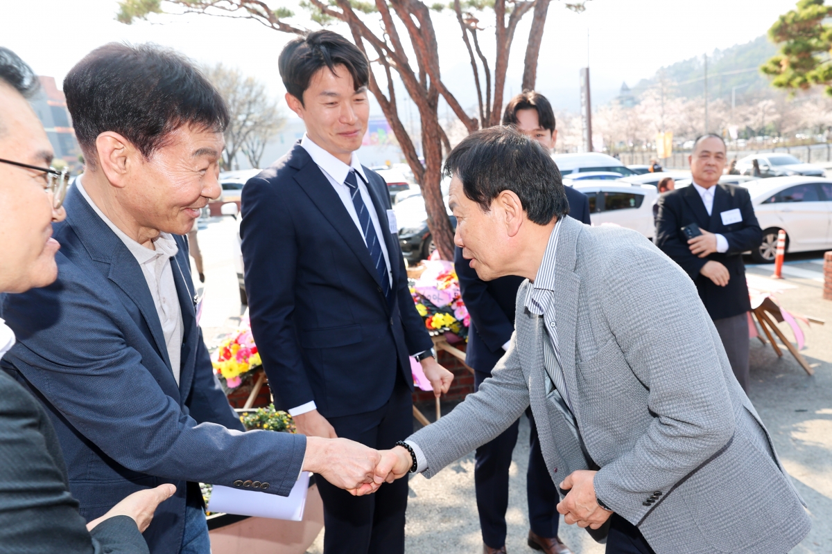 20260328-001[AMG_9305-1-구미스포츠클럽 축구단 U15, U18 창단식.JPG