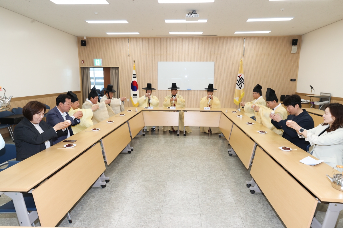 20260402-073[AMG_9603-1-왕산허위선생 단신 171주기 춘계 향사.JPG