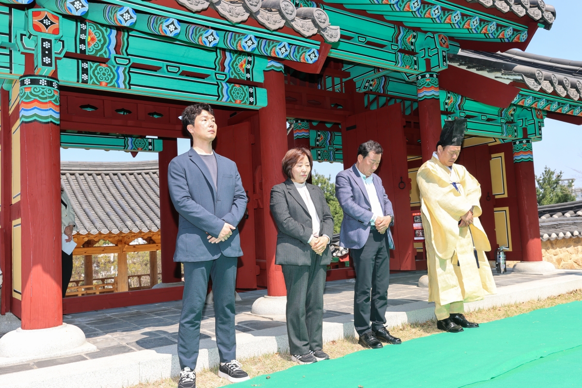 20260402-045[AMG_9530-1-왕산허위선생 단신 171주기 춘계 향사.JPG
