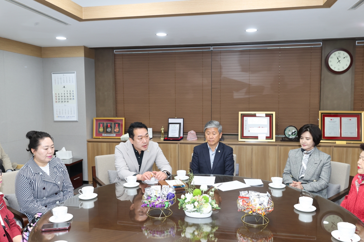 20260409-046[AMG_0254-1-구미시 여성단체협의회장단 의회 방문.JPG