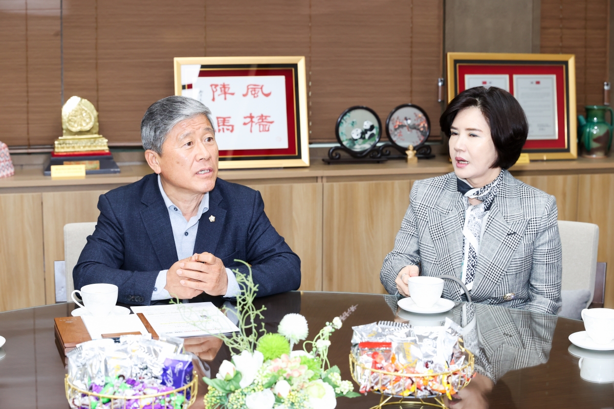 20260409-034[AMG_0222-1-구미시 여성단체협의회장단 의회 방문.JPG