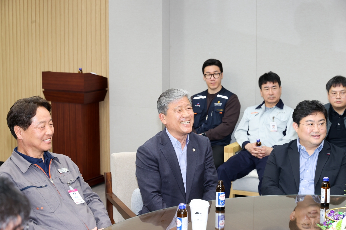20260415-013[AMG_0347-1-한노총 구미지부 임상택 의장 일행 의회 방문.JPG