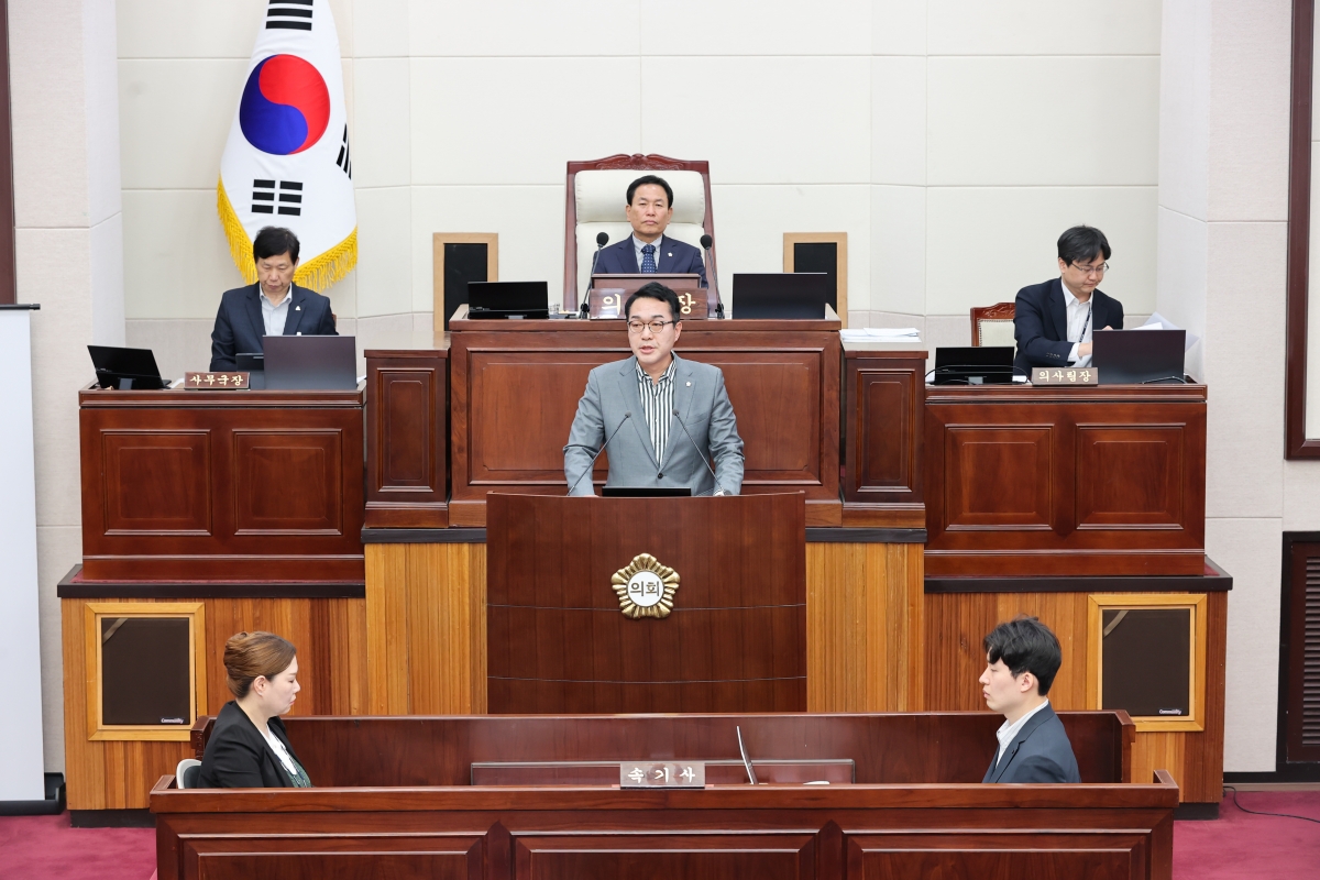20260415-025[AMG_0367-1-제295회 임시회 제1차 본회의시 김근한 의원 5분 자유발언.JPG
