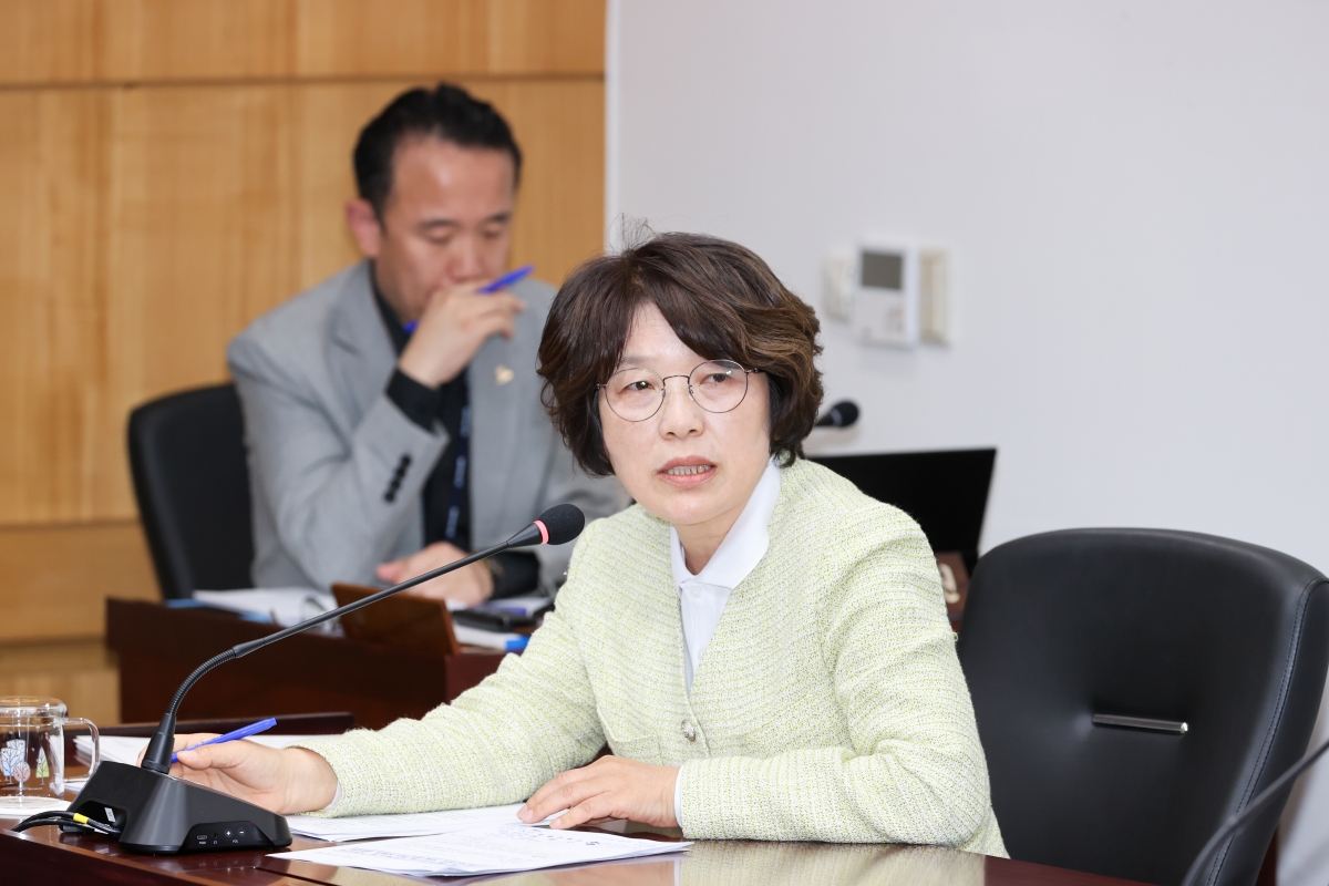 20260416-040[AMG_0501-1-제295회 임시회 문화환경위원회 조례안 심사활동.JPG