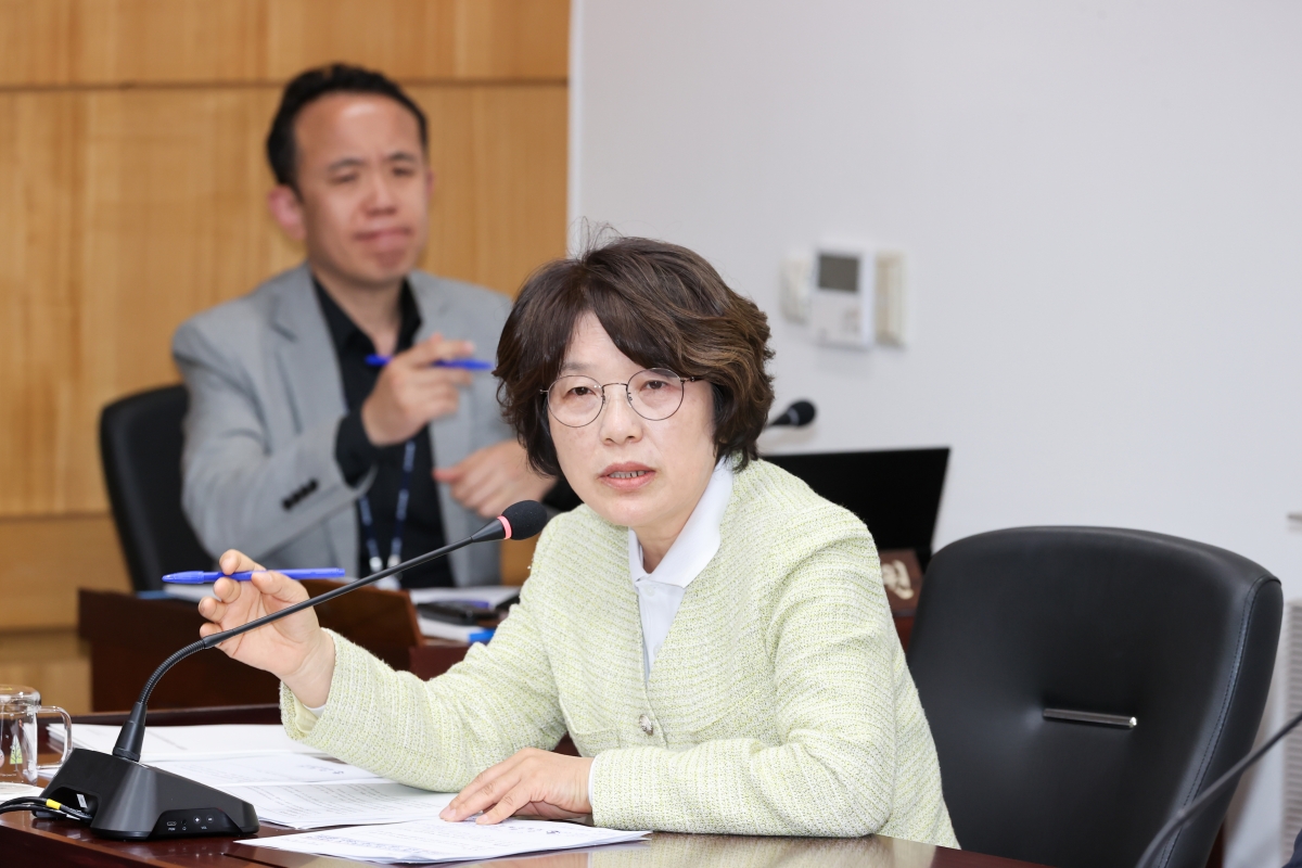20260416-039[AMG_0500-1-제295회 임시회 문화환경위원회 조례안 심사활동.JPG