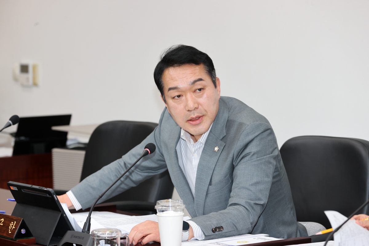 20260422-036[AMG_0936-1-폐회중 인사청문특별위원회 활동.JPG