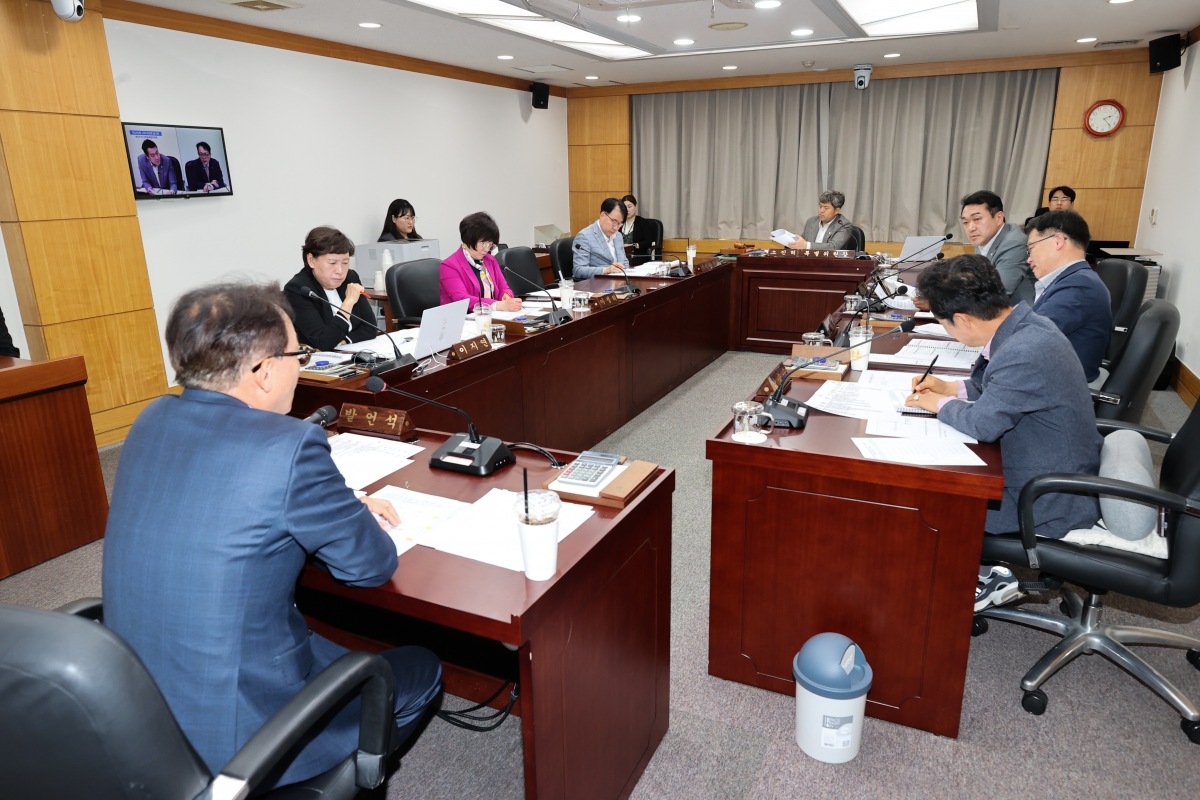 20260422-037[AMG_0944-1-폐회중 인사청문특별위원회 활동.JPG