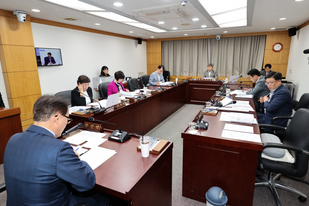 20260422-032[AMG_0922-1-폐회중 인사청문특별위원회 활동.JPG