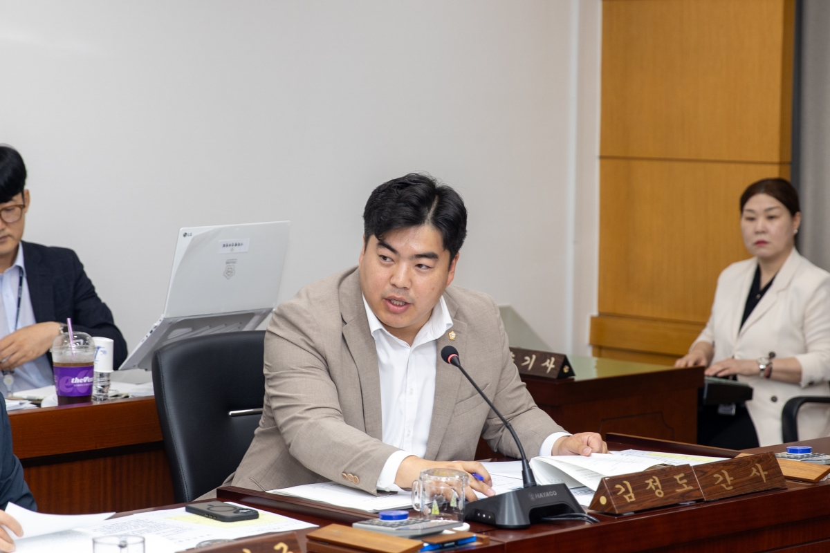 20260618_제296회임시회_기획행정위원회_03.jpg