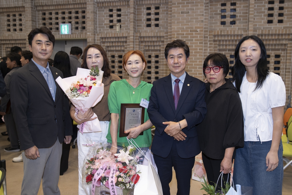 2026.07.07_2026 상반기 시정발전 유공자 표창 수여식_044.jpg