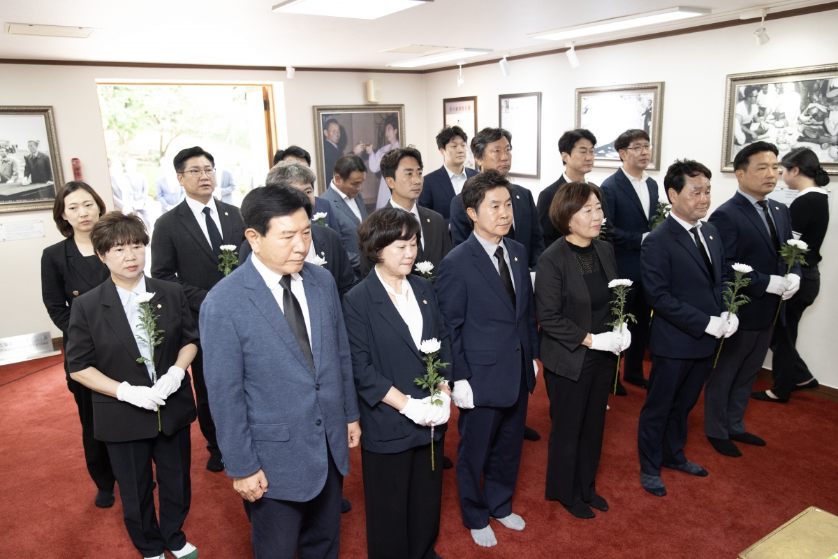 2026.07.08_박정희 대통령 생가 참배_003.JPG