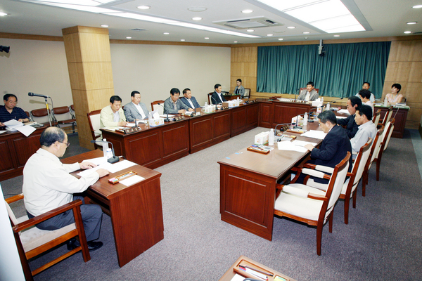 폐회중 산업건설위원회 활동