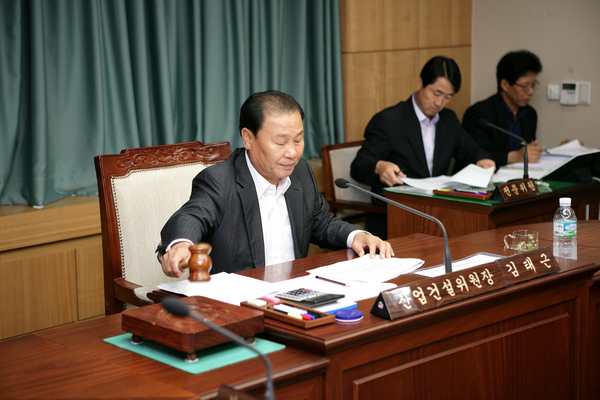 제170회 임시회 산업건설위원회 조례안 심사 활동