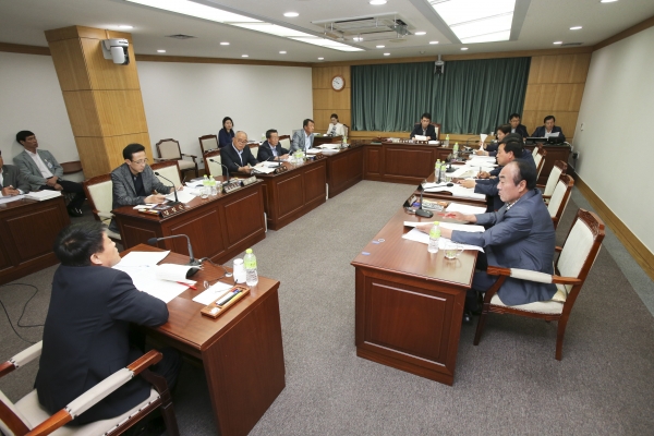 제196회 임시회시 산업건설위원회 조례안 심사활동