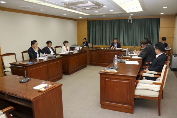 폐회중 제3차 행정사무조사특별위원회 활동