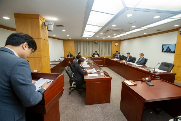 페회중 의회운영위원회 활동