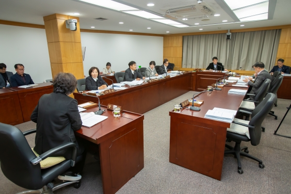 제282회 정례회시 2024년 제2차 의원연구단체 심의위원회 활동