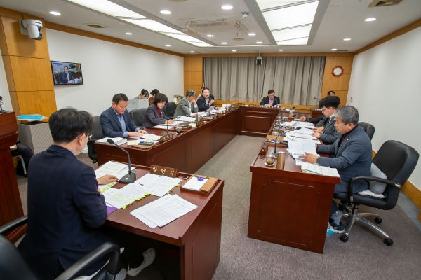 제282회 정례회시 산업건설위원회 소관 조례안 심사와 2025년도 예산안 및 기금운용계획안 예비심사활동