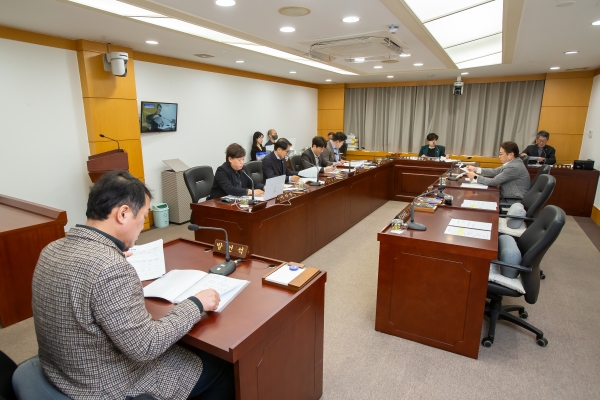 제283회 임시회시 기획행정위원회 조례안 심사활동